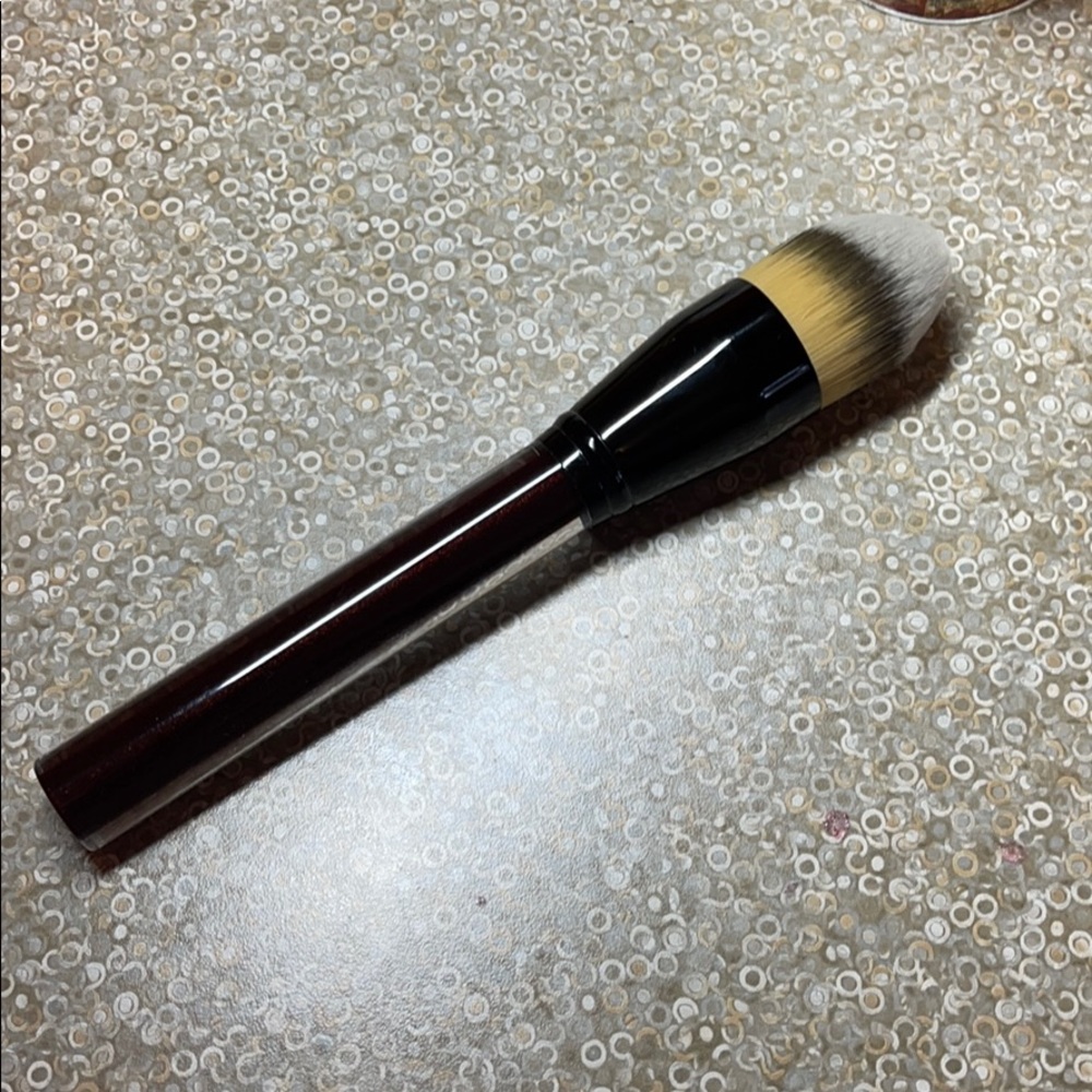 Kevyn Aucoin Foundation brush New